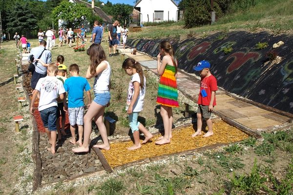 Mezítlábas parkok belépő nélkül! 6 szuper ingyenes hely az országban, ahova menjetek el a gyerekkel