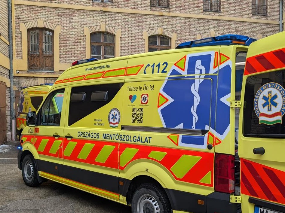 Minden szülő rémálma! - Úgy beszorult a 3 éves kislány ujja, hogy csak a kórházban tudták kiszabadítani (FOTÓVAL)