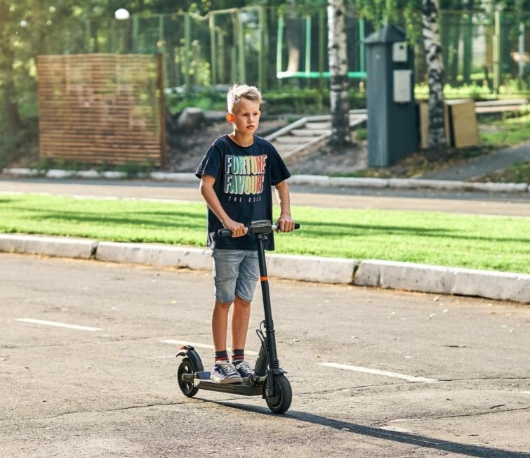 Gyermeksebészek figyelmeztetnek: Az elektromos roller nem játék! - 3 hét alatt 18 gyerek került kórházba miatta